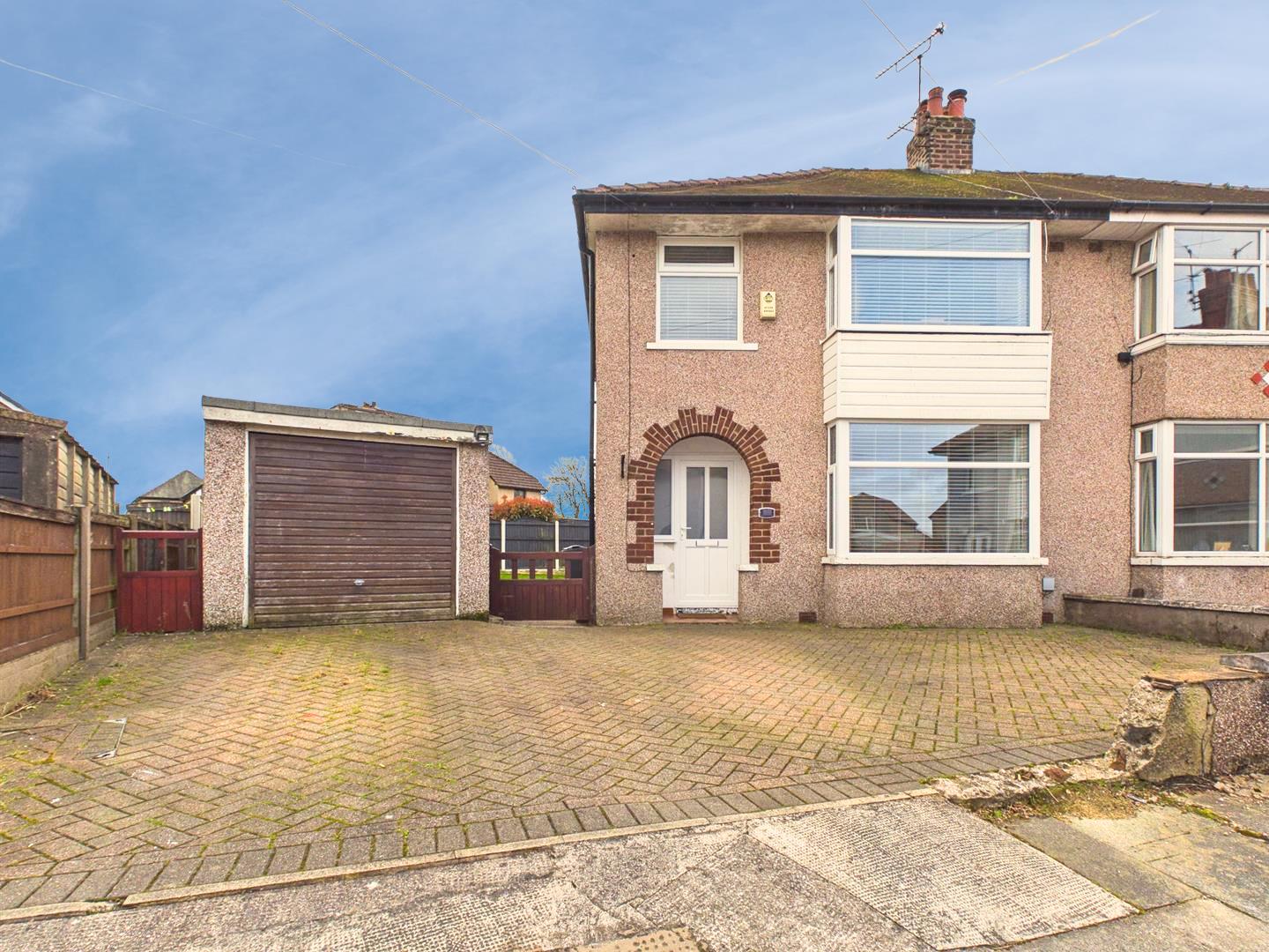 18 Borrowdale Grove, Morecambe LA4 5XJ